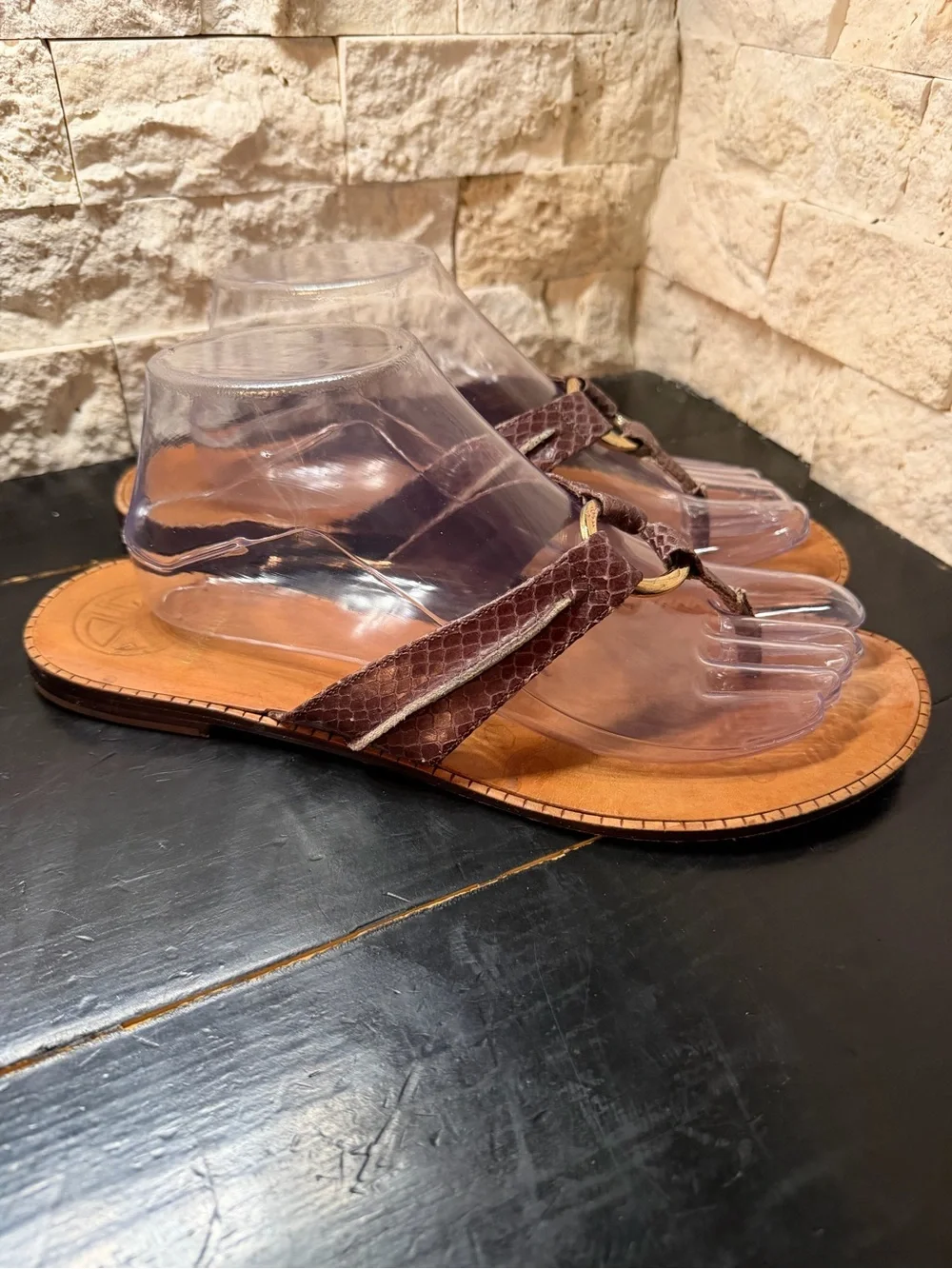LILLY PULITZER via Palm Beach McKim Leather Thong Flat Sandals Gold O Ring 10M